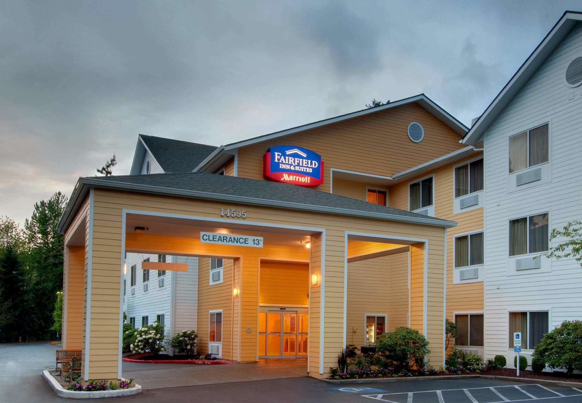 Fairfield Inn & Suites Seattle Bellevue/Redmond Bagian luar foto