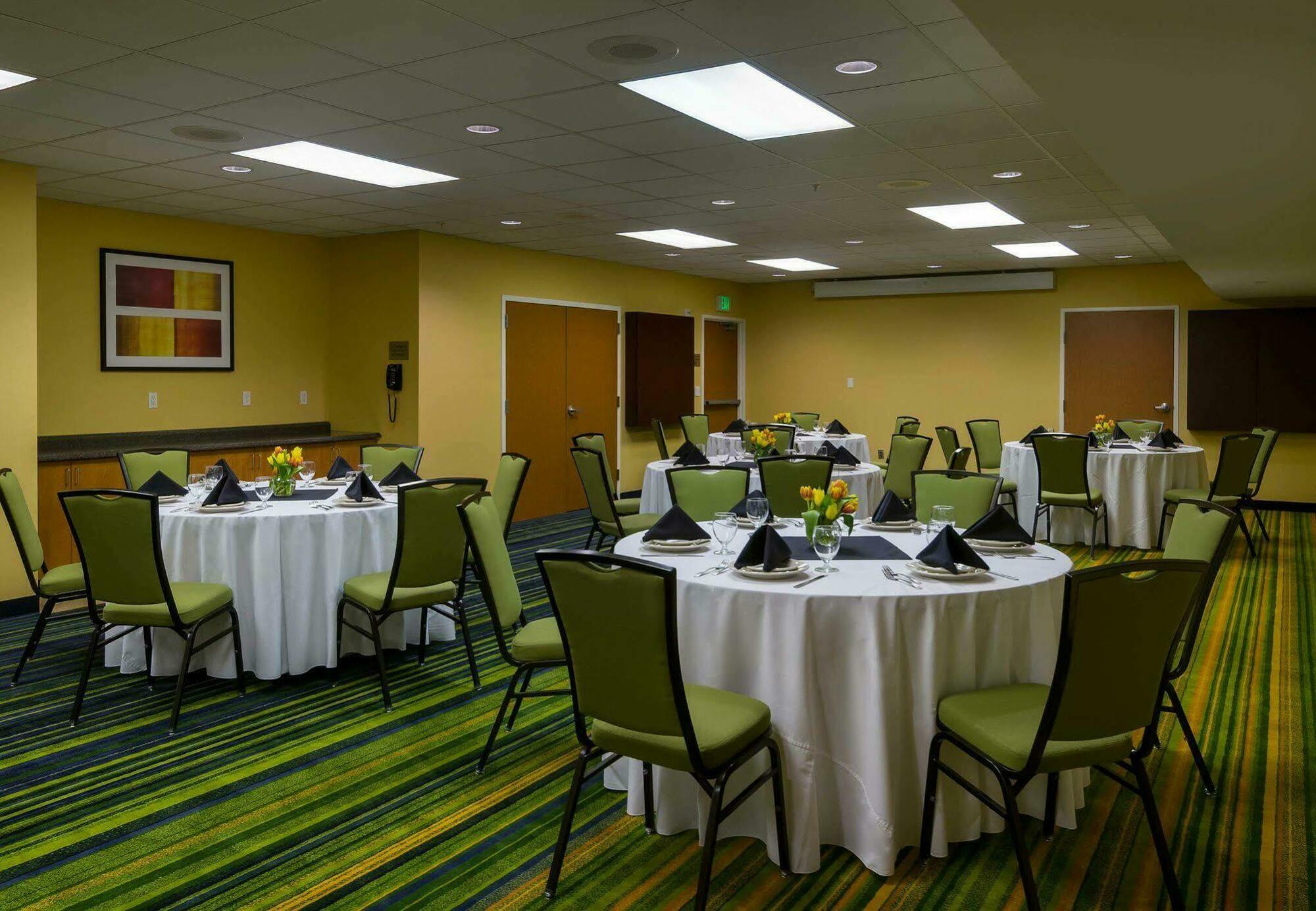 Fairfield Inn & Suites Seattle Bellevue/Redmond Bagian luar foto